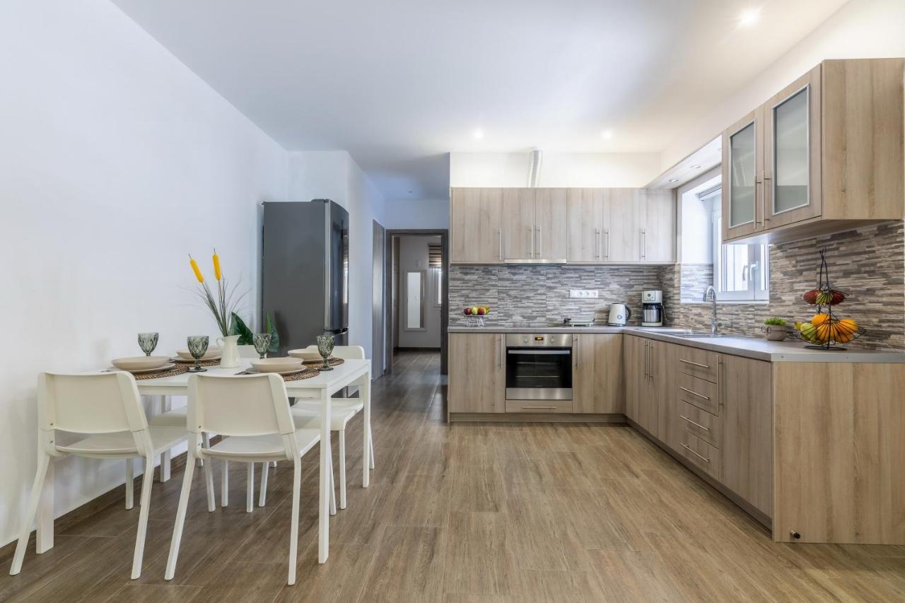 Elegant City Apartment Ираклио Екстериор снимка
